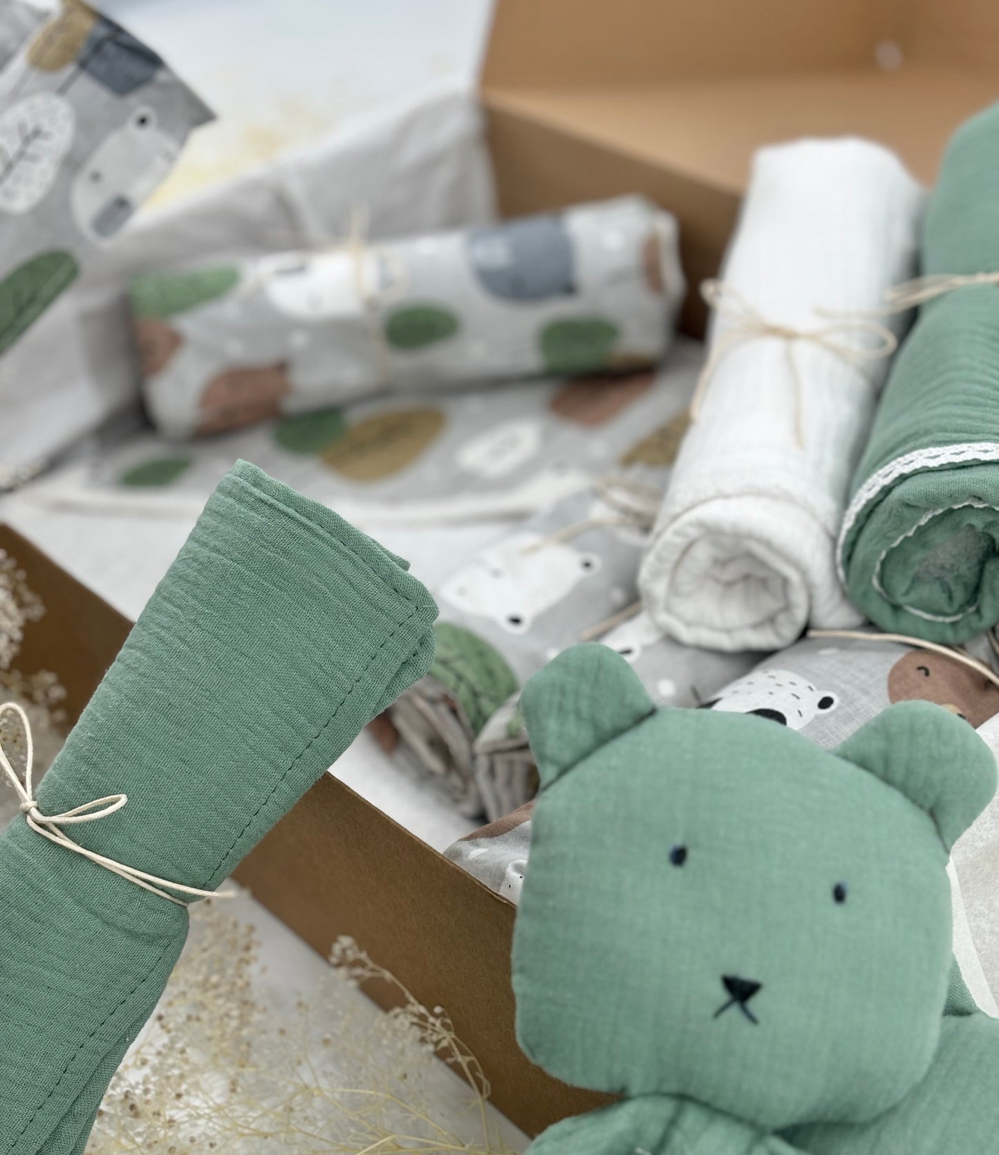 Baby box pink marble packed eco-friendly,Baby Shower Gift,Gift for new parent, Christmas gift