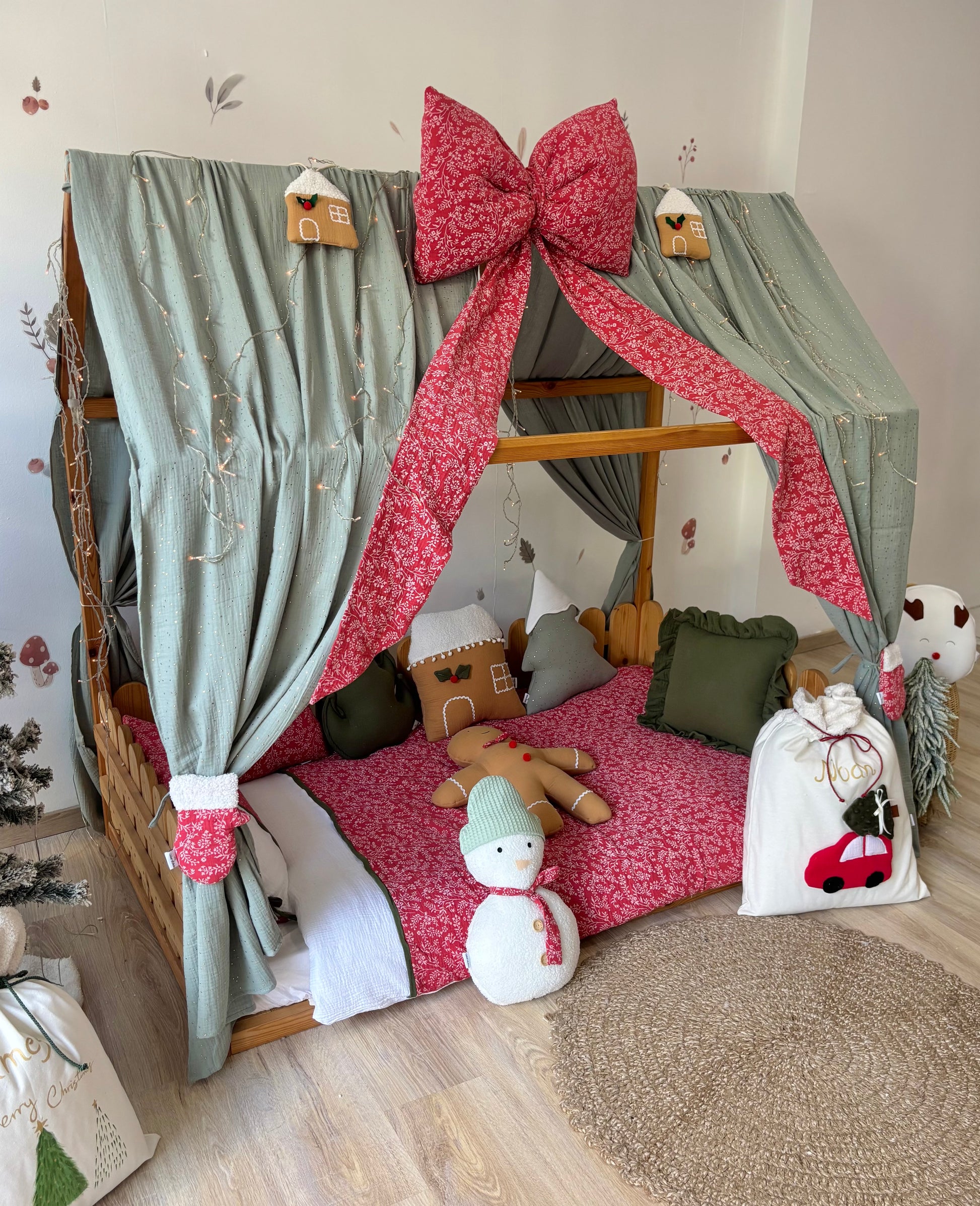 Handmade Christmas Canopy Bed for Kids – Mint Curtains, Red Bow & Cozy Holiday Bedding Set