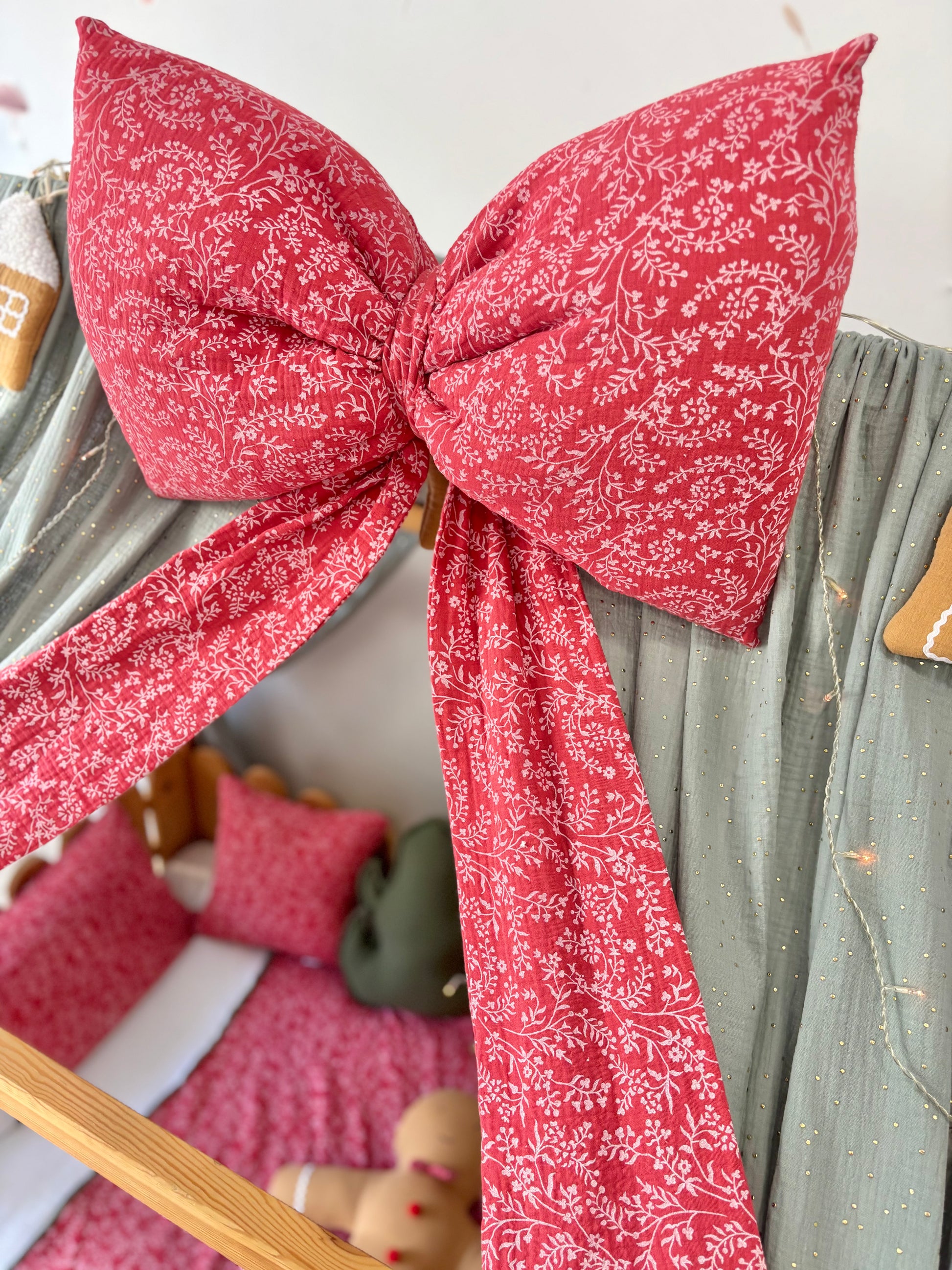 Handmade Christmas Canopy Bed for Kids – Mint Curtains, Red Bow & Cozy Holiday Bedding Set
